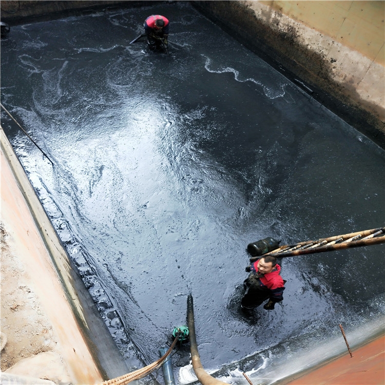 侨乡街道开发区废水池清理