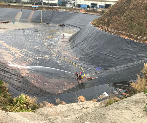 侨乡街道开发区废水池清理
